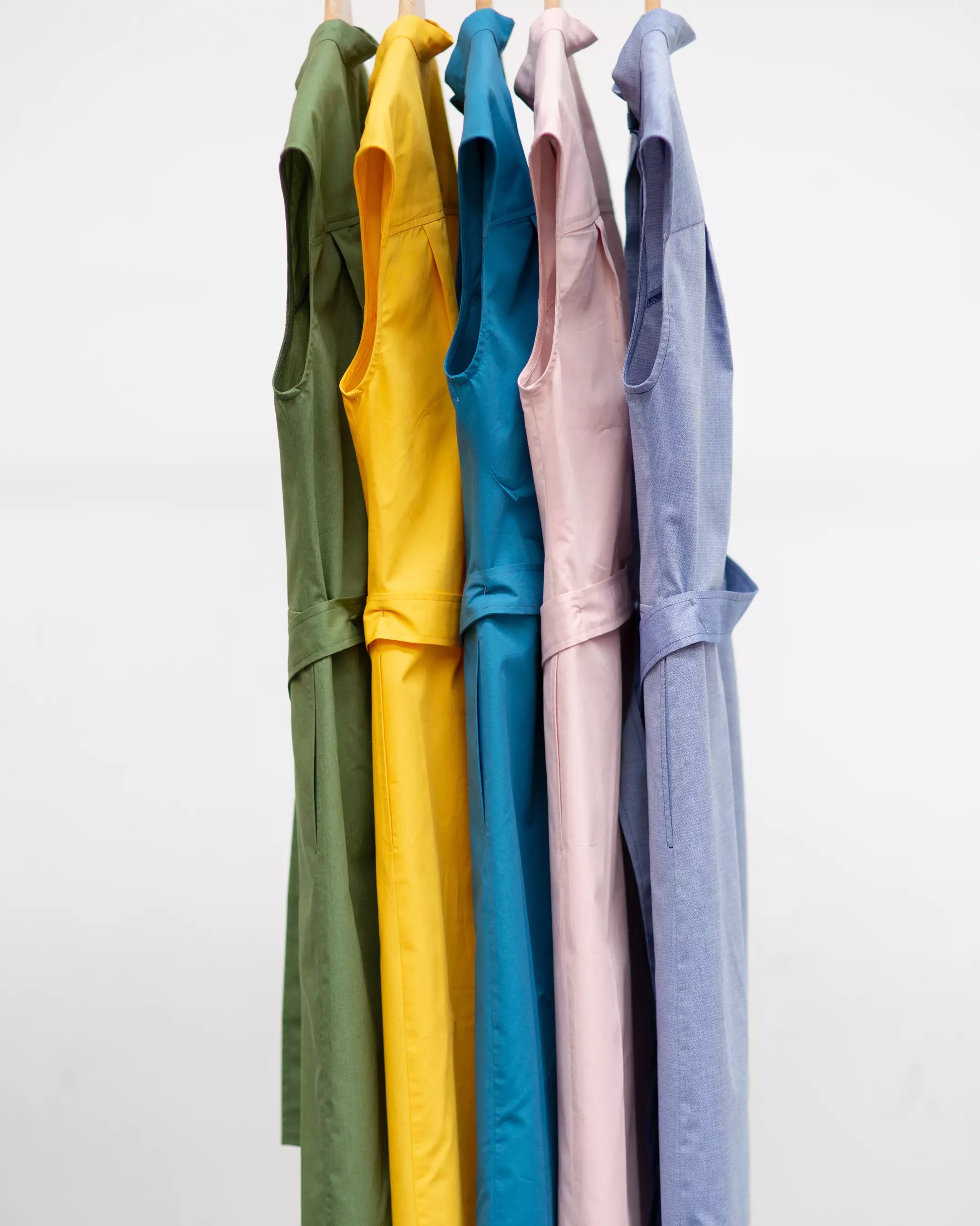 Robe bleue à motifs
